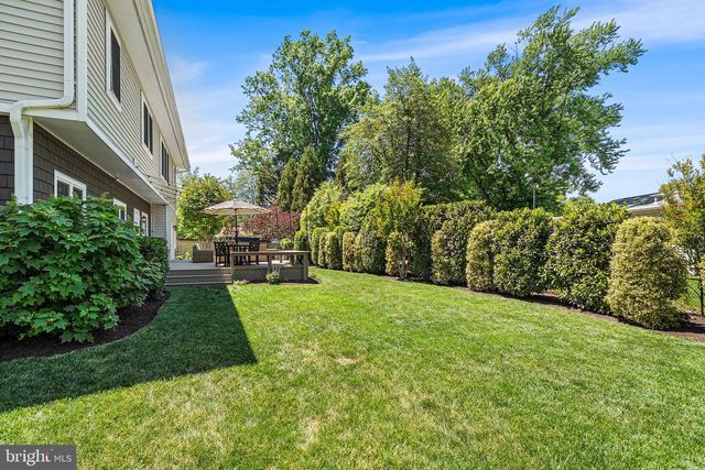 2010 CLARK PL, Alexandria, VA 22308