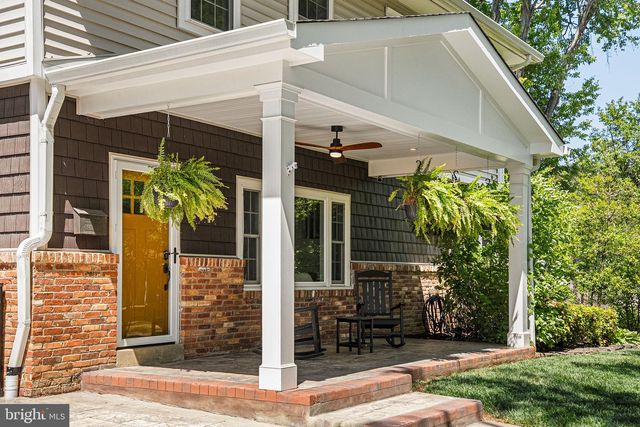 2010 CLARK PL, Alexandria, VA 22308