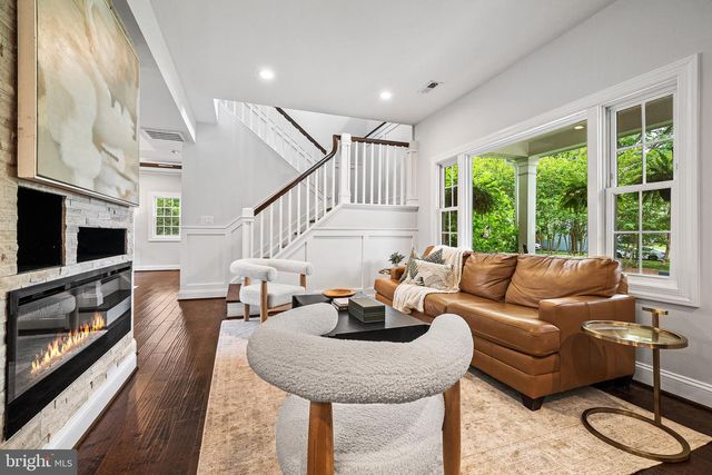 2010 CLARK PL, Alexandria, VA 22308