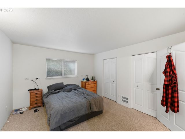 3840 BUCCANEER Ln, North Bend, OR 97459