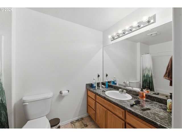 3840 BUCCANEER Ln, North Bend, OR 97459