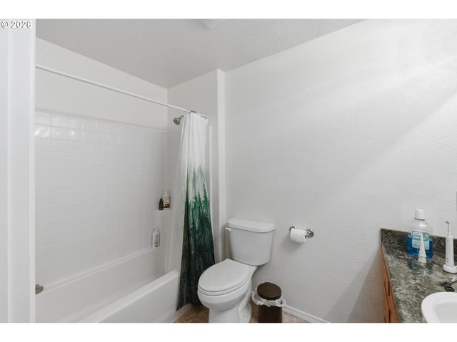 3840 BUCCANEER Ln, North Bend, OR 97459