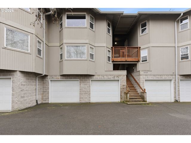 3840 BUCCANEER Ln, North Bend, OR 97459