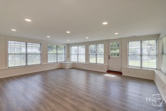 625 Stuart Street, Savannah, GA 31405