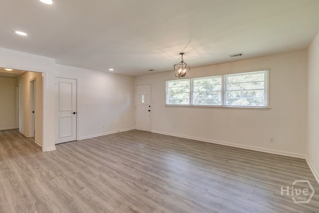 625 Stuart Street, Savannah, GA 31405