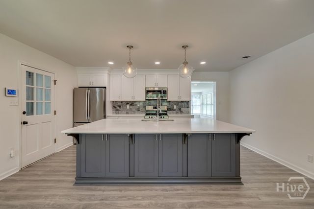 625 Stuart Street, Savannah, GA 31405