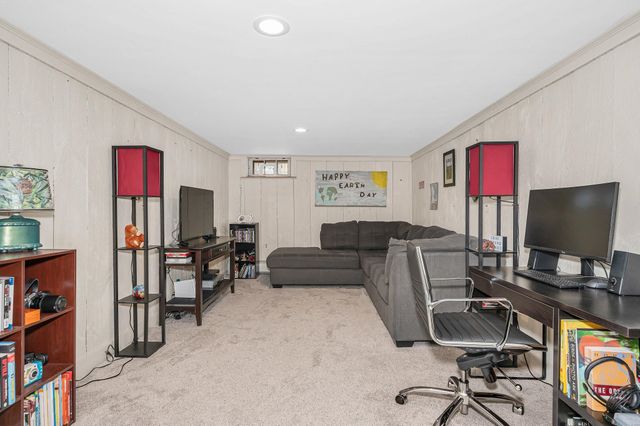 180 West Haven Road, Manchester, NH 03104