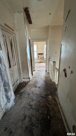 1815 W 3RD Street, Davenport, IA 52802