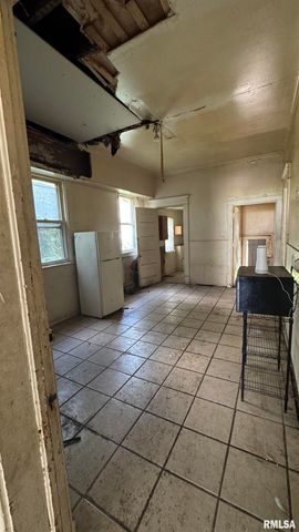 1815 W 3RD Street, Davenport, IA 52802