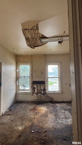 1815 W 3RD Street, Davenport, IA 52802