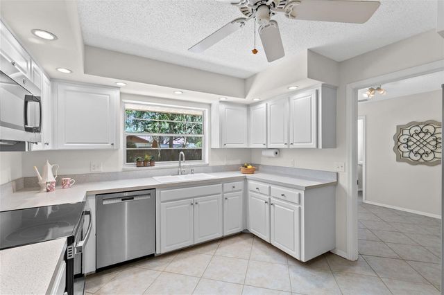 1107 WINTER SPRINGS BOULEVARD, Winter Springs, FL 32708