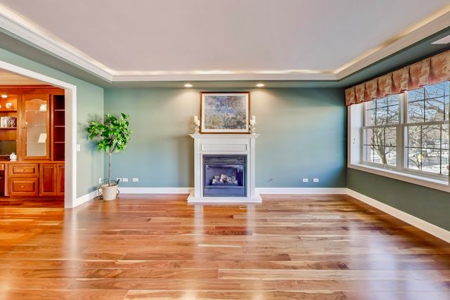 10 E Burlington Street 2C, Riverside, IL 60546