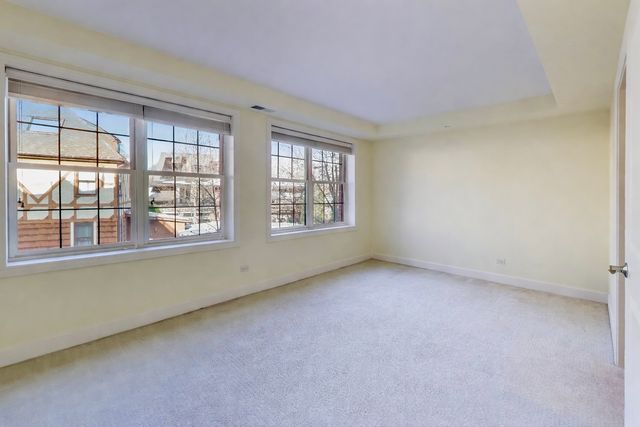 10 E Burlington Street 2C, Riverside, IL 60546