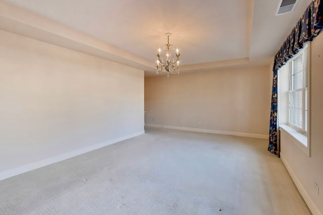 10 E Burlington Street 2C, Riverside, IL 60546