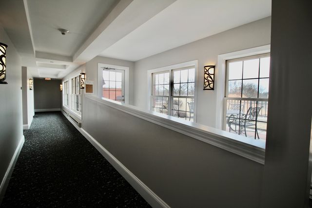 10 E Burlington Street 2C, Riverside, IL 60546