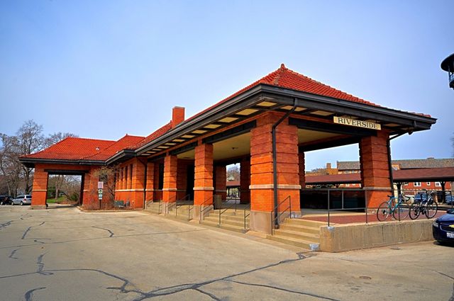 10 E Burlington Street 2C, Riverside, IL 60546