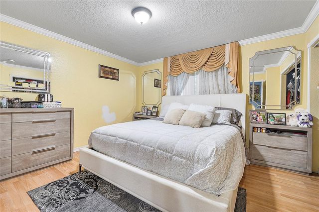 7659 Tamarac Island Circle, Tamarac, FL 33321