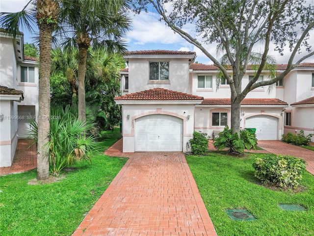 7659 Tamarac Island Circle, Tamarac, FL 33321