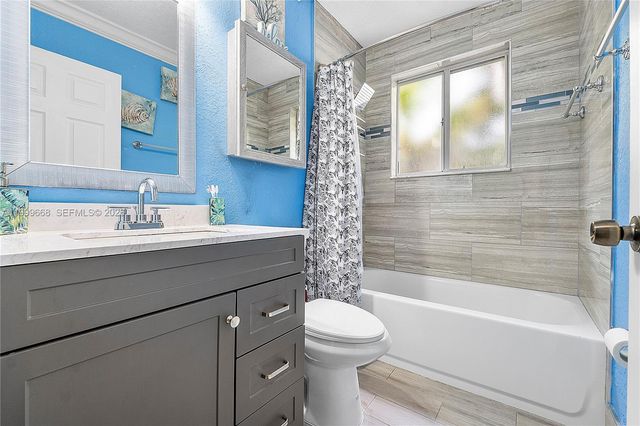 7659 Tamarac Island Circle, Tamarac, FL 33321