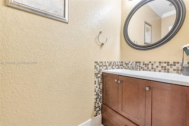 7659 Tamarac Island Circle, Tamarac, FL 33321