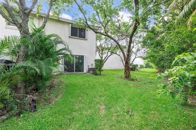 7659 Tamarac Island Circle, Tamarac, FL 33321