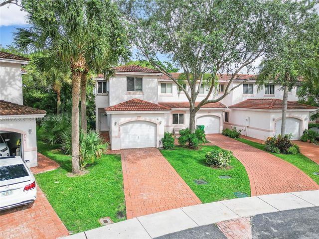 7659 Tamarac Island Circle, Tamarac, FL 33321