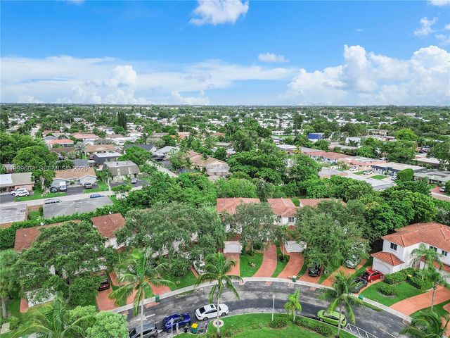 7659 Tamarac Island Circle, Tamarac, FL 33321