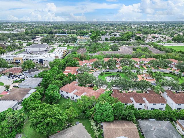 7659 Tamarac Island Circle, Tamarac, FL 33321