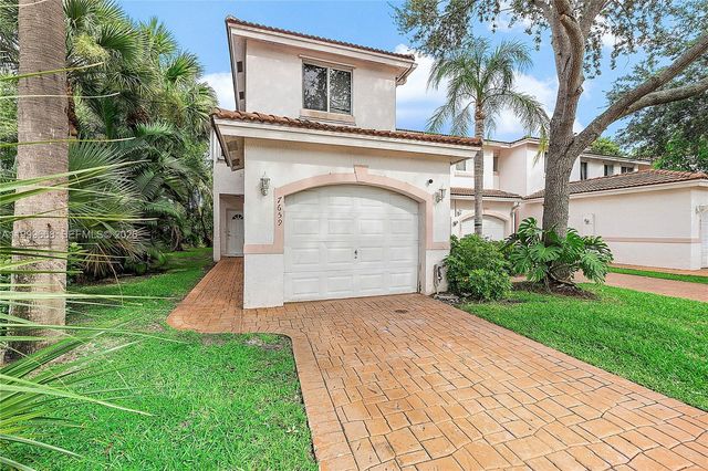 7659 Tamarac Island Circle, Tamarac, FL 33321