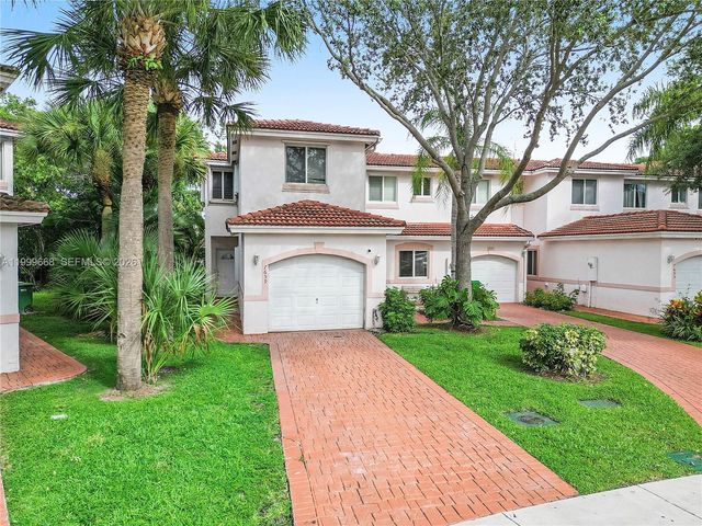 7659 Tamarac Island Circle, Tamarac, FL 33321