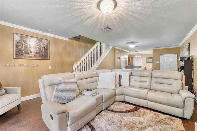 7659 Tamarac Island Circle, Tamarac, FL 33321