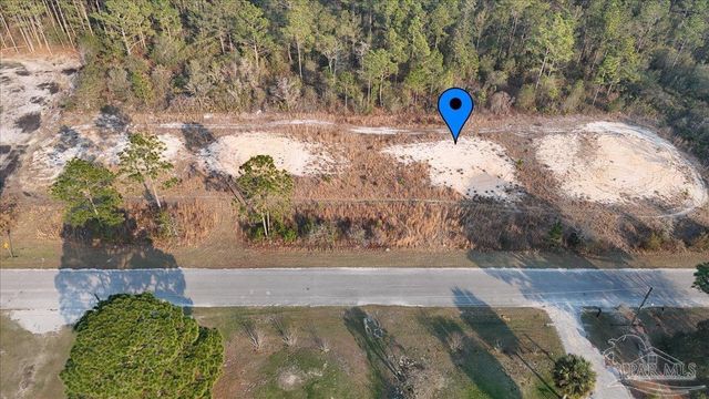 8017 Twin Lake Dr, Milton, FL 32583