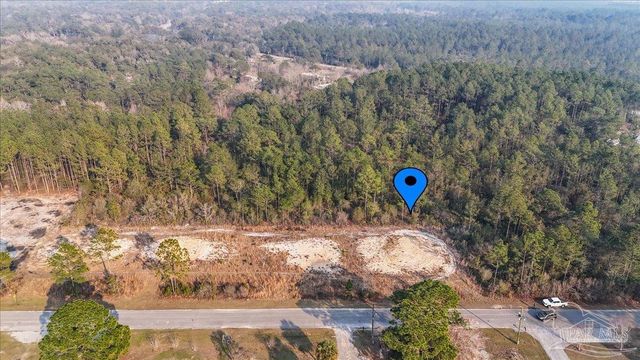 8017 Twin Lake Dr, Milton, FL 32583