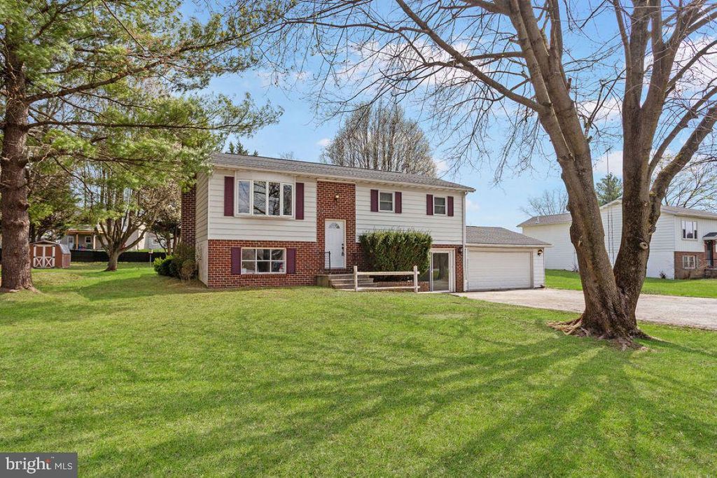 1014 FREDERICK PIKE, Littlestown, PA 17340