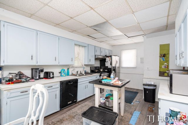 8245 45th Street Se, Cascade Twp, MI 49301