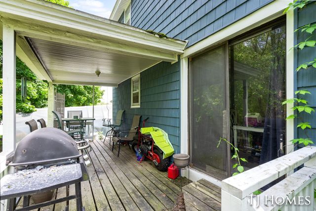8245 45th Street Se, Cascade Twp, MI 49301