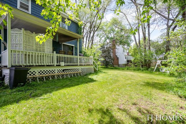 8245 45th Street Se, Cascade Twp, MI 49301
