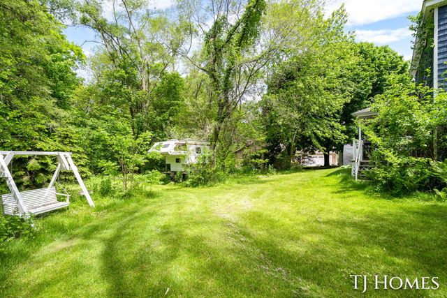 8245 45th Street Se, Cascade Twp, MI 49301