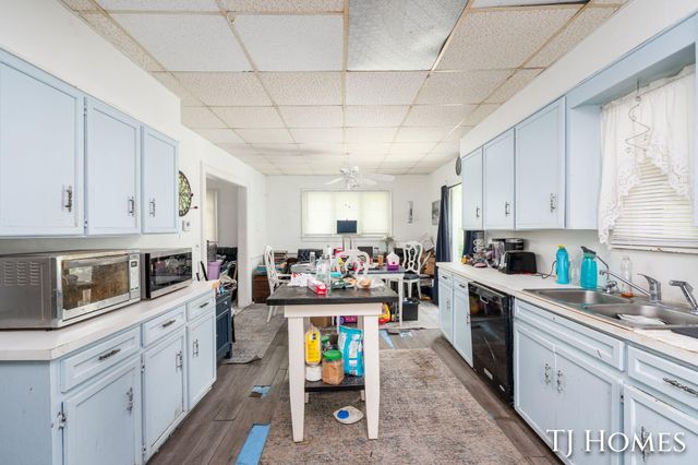 8245 45th Street Se, Cascade Twp, MI 49301