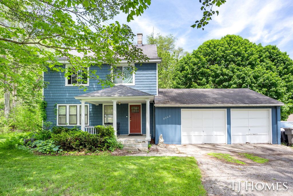 8245 45th Street Se, Cascade Twp, MI 49301