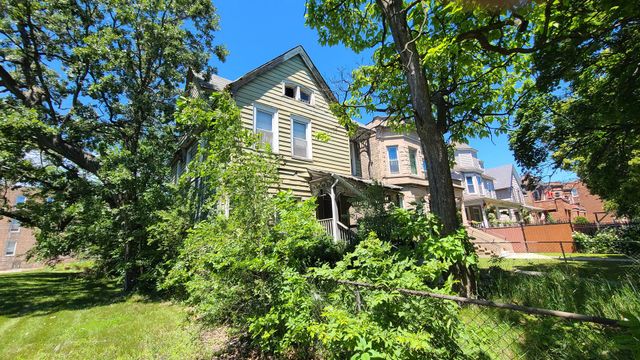 7048 S Perry Avenue, Chicago, IL 60621