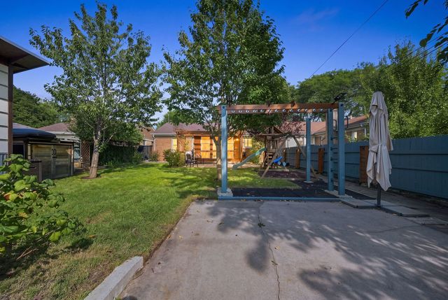 8120 Keystone Avenue, Skokie, IL 60076