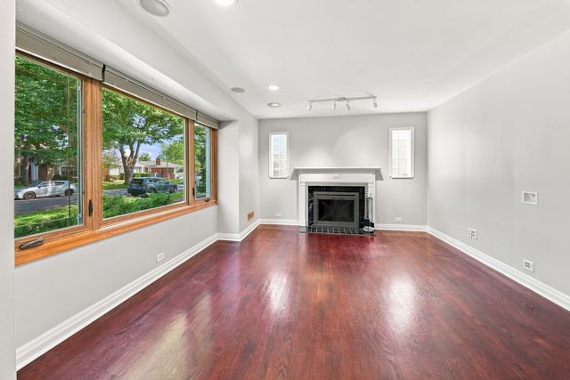 8120 Keystone Avenue, Skokie, IL 60076