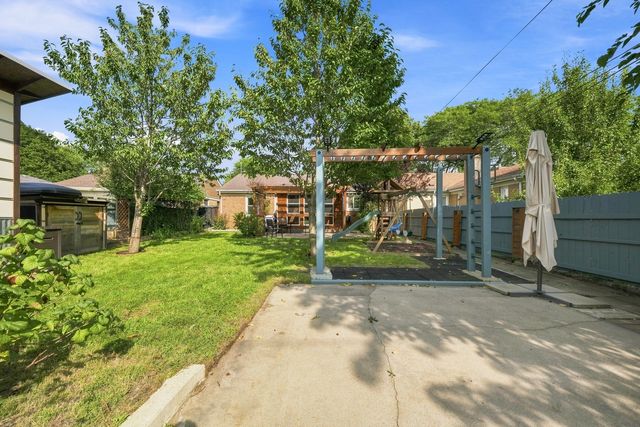 8120 Keystone Avenue, Skokie, IL 60076