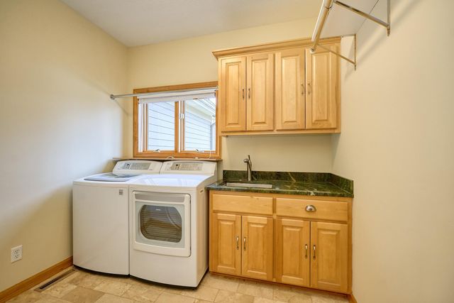 18426 Magenta Bay, Eden Prairie, MN 55347