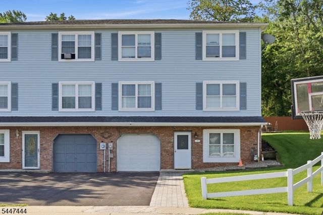 109 Lenape Trl, Washington Boro, NJ 07882