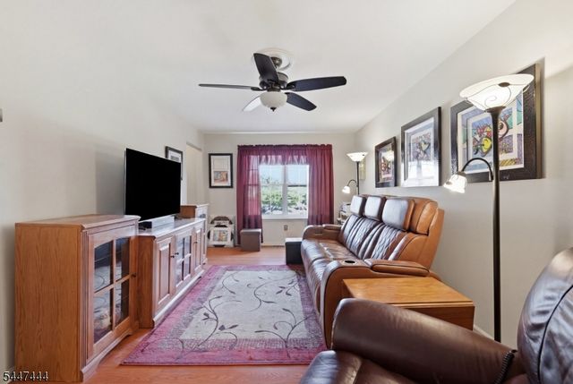 109 Lenape Trl, Washington Boro, NJ 07882