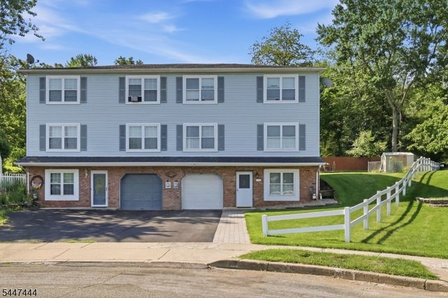 109 Lenape Trl, Washington Boro, NJ 07882