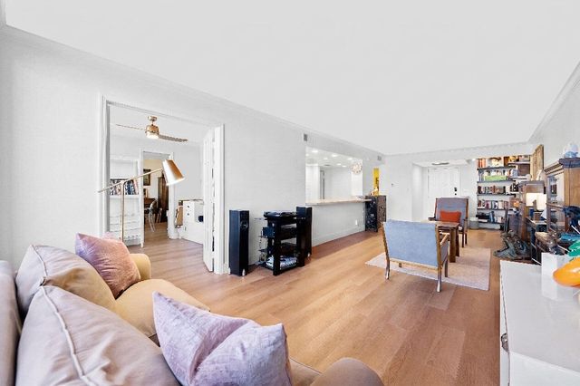 600 Parkview Drive 823, Hallandale Beach, FL 33009