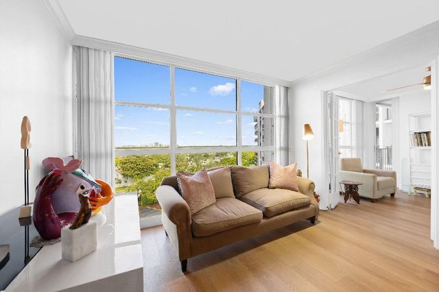 600 Parkview Drive 823, Hallandale Beach, FL 33009